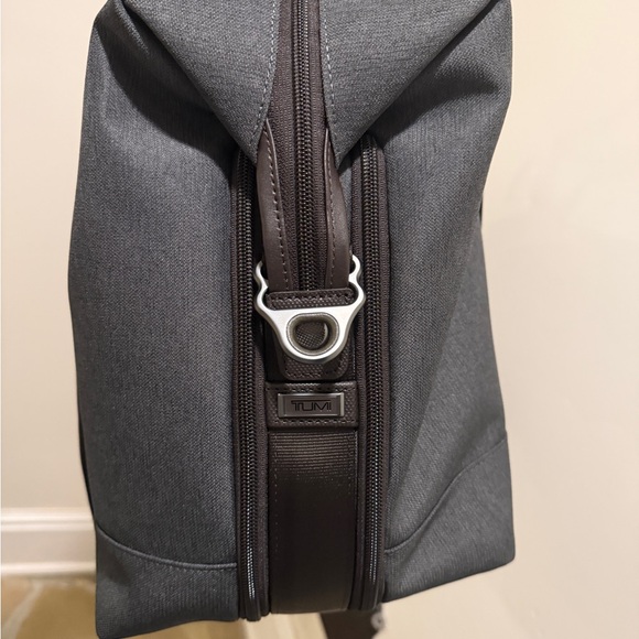TUMI Gray and Brown Men's Alpha Collection Travel Bag NWT - Picture 7 of 9